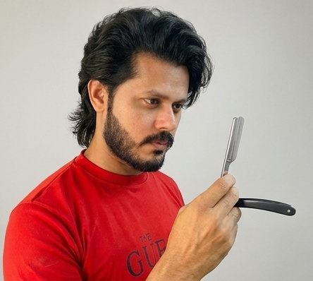Razor Shave at Asghar Barbershop